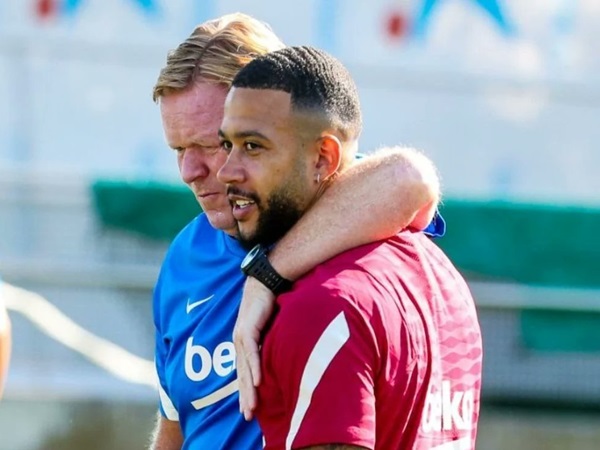 Memphis Depay Kecewa Dengan Perlakuan Barcelona Terhadap Koeman
