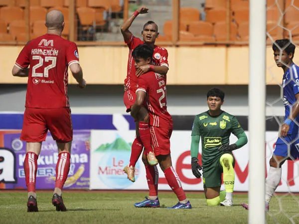 Riko Simanjuntak jadi salah satu pemain Persija Jakarta yang absen di pertandingan kontra Persebaya Surabaya