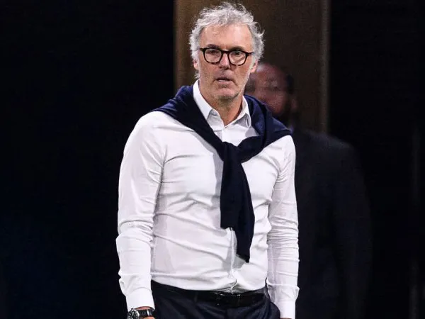 Pelatih Lyon, Laurent Blanc.
