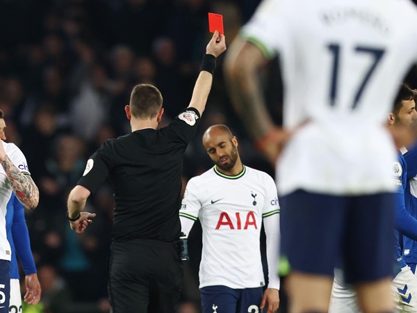 Diganjar Kartu Merah, Lucas Moura Minta Maaf Pada Michael Keane