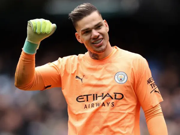 Kiper Manchester City, Ederson Moraes.