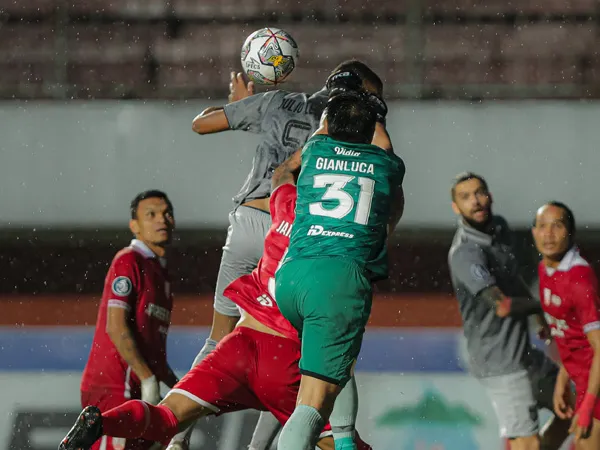 Kiper andalan Persis Solo, Gianluca Pandeynuwu