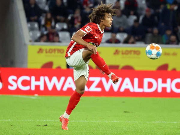 Tergoda Daun Muda, AC Milan Bidik Kiliann Sildillia dari Freiburg