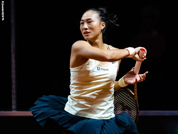 Zheng Qinwen Singkirkan Alycia Parks Dari Stuttgart