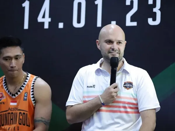 Predrag Lukic tak lagi melatih Mountain Gold Timika.