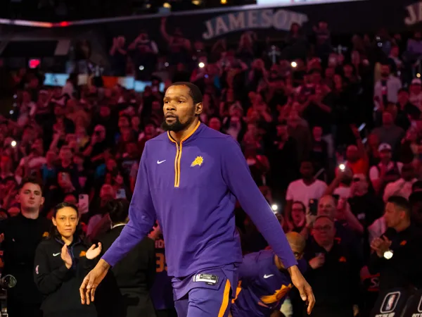 Nike sepakat berikan kontrak seumur hidup pada Kevin Durant.