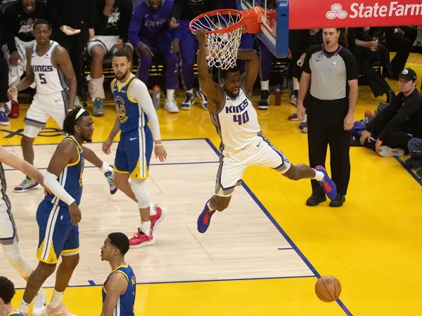 Sacramento Kings buat Golden State Warriors tidak berdaya di game 6.