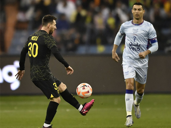 Bagi Stephen Ireland, Lionel Messi dan Cristiano Ronaldo Cuma Lawan Biasa