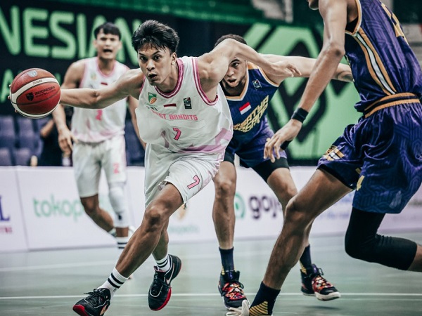 Junas Miradiarsyah Apresiasi Sikap Profesional West Bandits Solo