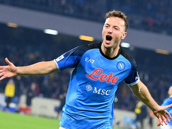 Amir Rrahmani Resmi Perpanjang Kontrak di Napoli