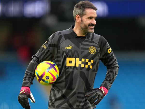 Manchester City Perpanjang Masa Bkati Scott Carson