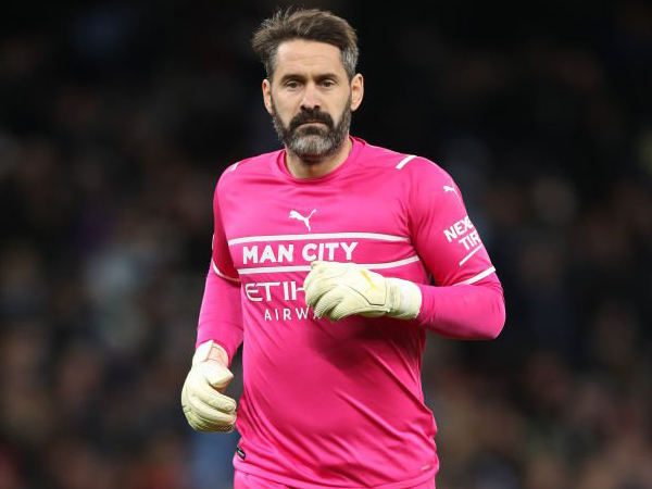 Pep Guardiola Komentari Kontrak Baru Scott Carson