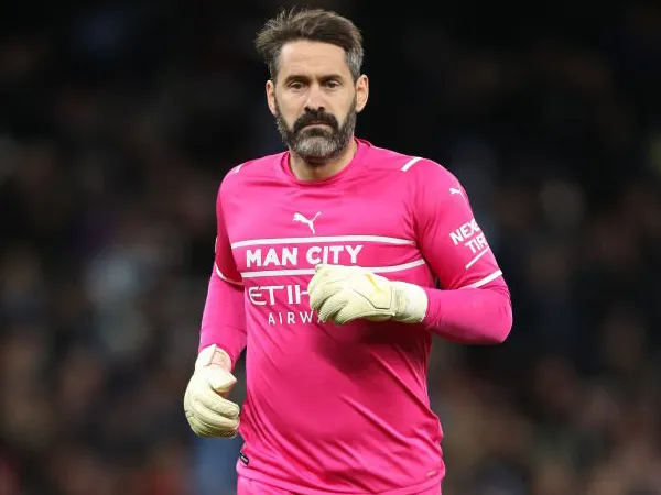 Kiper Manchester City, Scott Carson.