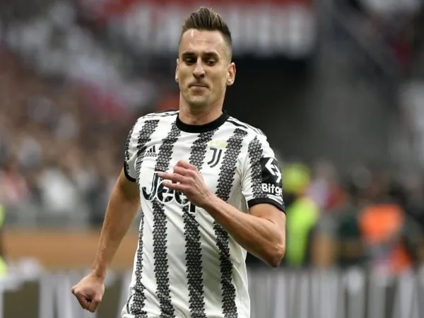 Striker incaran Lazio