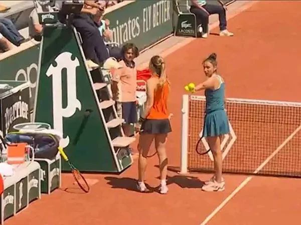 Marie Bouzkova Dan Sara Sorribes Tormo Dinilai Tak Sportif Gara-Gara Ini