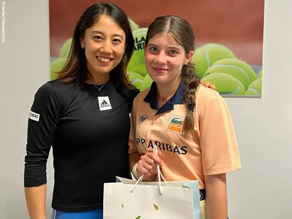 Miyu Kato Jumpa Ball Girl Yang Sebabkan Dirinya Didiskualifikasi Di Paris