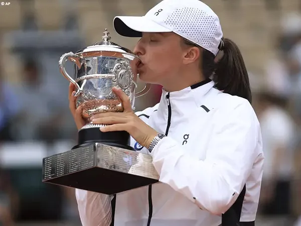 Banyak Yang Dipertaruhkan, Iga Swiatek Temukan Jalan Untuk Menang Di French Open