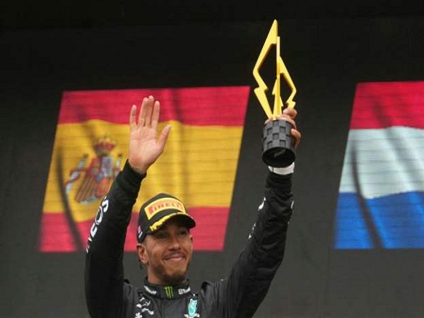 Hamilton Puas dengan Perkembangan Mecedes Usai Finis P2
