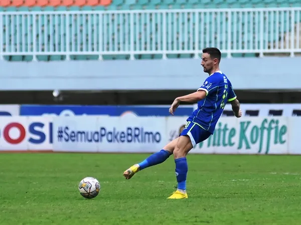 Gelandang Persib, Marc Klok