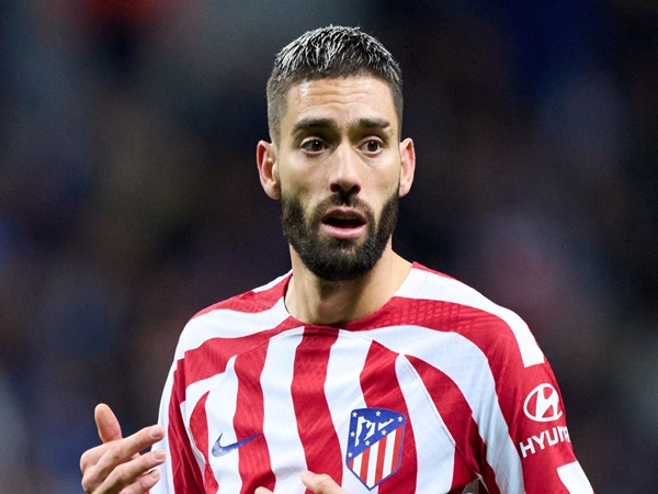Barcelona Berpacu Lawan Waktu Untuk Wujudkan Transfer Carrasco