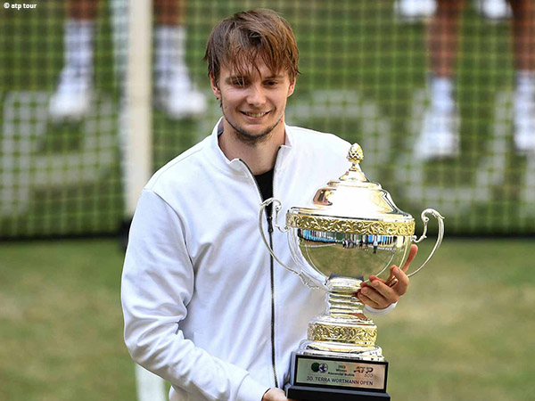 Menang Atas Andrey Rublev, Alexander Bublik Jadi Juara Di Halle