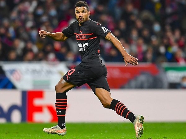 Penuh Pemain Asing, Milan Harus Jual Devis Vasquez dan Junior Messias