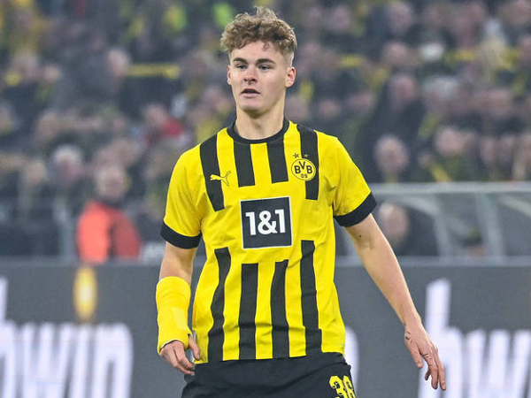 Usai Perpanjang Kontrak, Dortmund Pinjamkan Tom Rothe Ke Holstein Kein