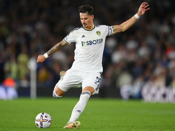 Frankfurt dan Leverkusen Bersaing Datangkan Robin Koch dari Leeds United