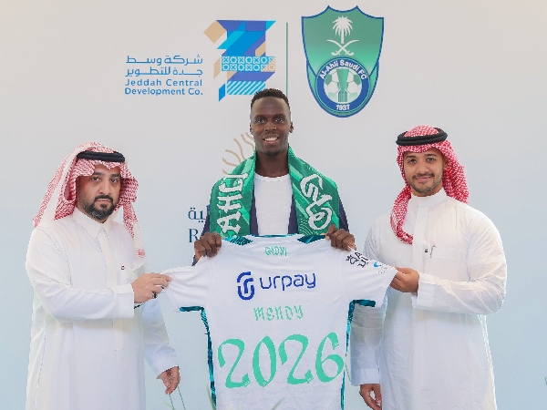 Kirim Pesan Perpisahan, Edouard Mendy Lupakan Pemilik Baru Chelsea