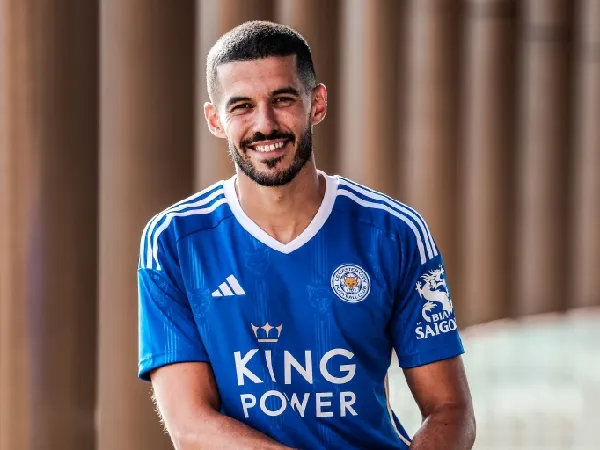 Conor Coady resmi berseragam Leicester City