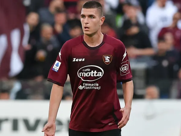 Bintang muda Salernitana, Lorenzo Pirola.