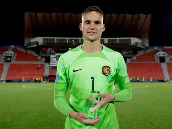 Brighton and Hove Albion Resmi Datangkan Bart Verbruggen dari Anderlecht