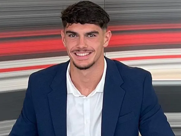 Milan Konfirmasi Perekrutan Noah Raveyre dari Saint-Etienne