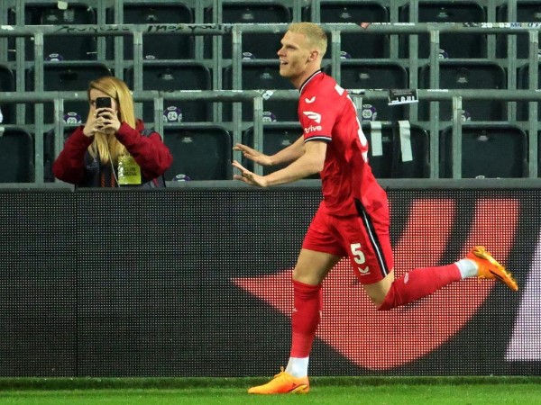 Atalanta Selangkah Lagi Datangkan Mitchel Bakker dari Bayer Leverkusen