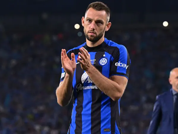 Agen: Inter Segera Konfirmasi Kontrak Baru Stefan de Vrij