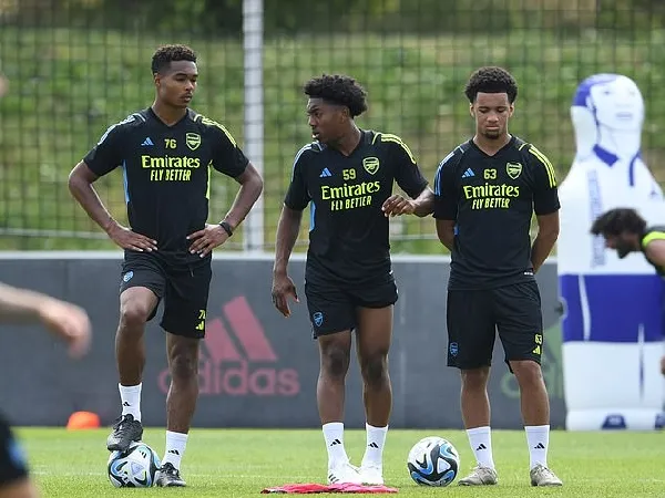 Mikel Arteta memboyong tiga pemain akademi Arsenal
