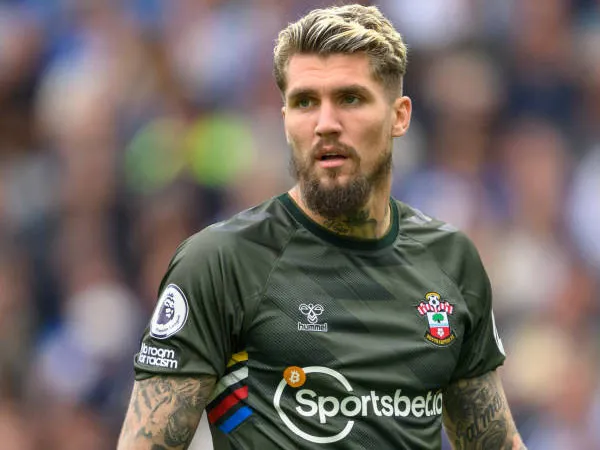 Pelatih Besiktas Ingin Timnya Datangkan Bek Southampton, Lyanco