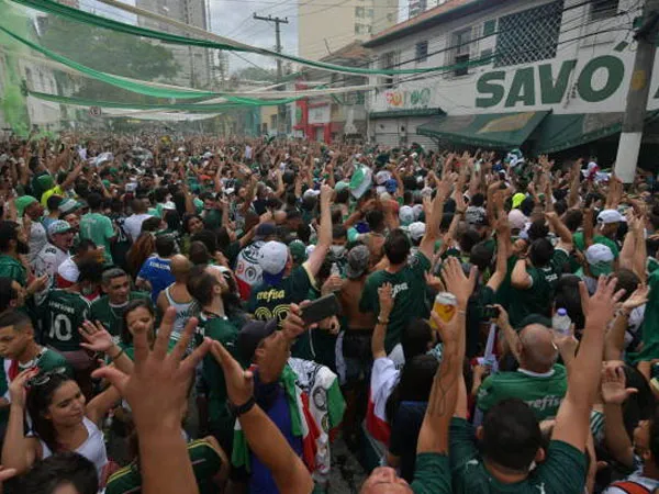Pendukung Palmeiras dan Flamengo Bentrok, Seorang Wanita Meninggal Dunia