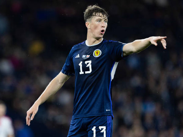 Burnley dan Sheffield United Berebut Tanda Tangan Jack Hendry