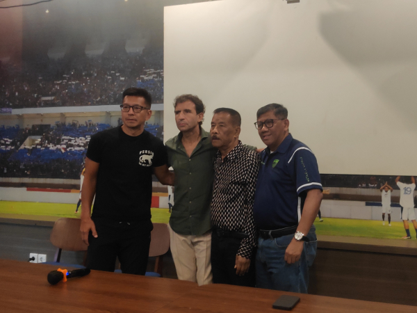 Karena Alasan Pribadi, Luis MIlla Mundur dari Pelatih Persib