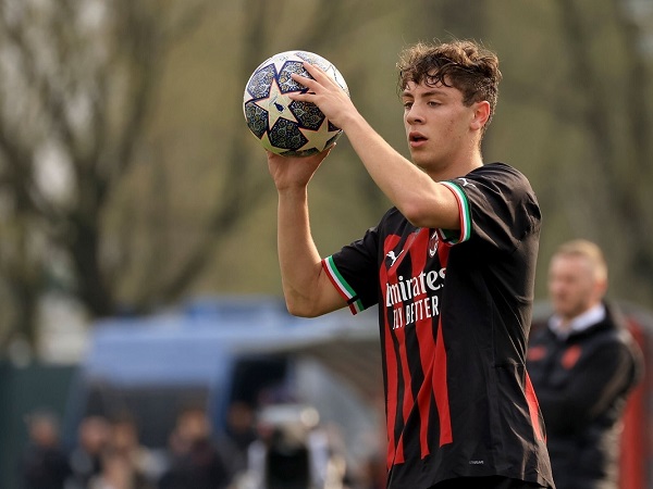 Setelah Perpanjang Kontrak, Milan Akan Pinjamkan Andrea Bozzolan