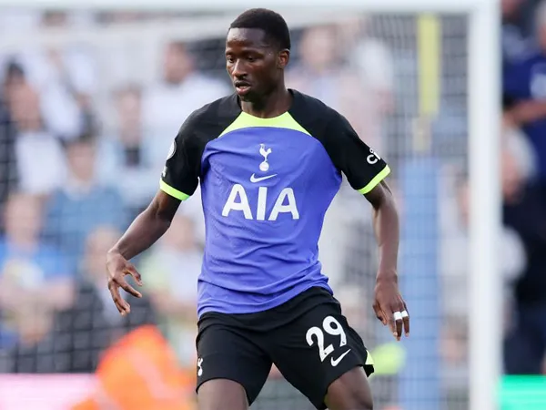 Gelandang Tottenham Hotspur, Pape Sarr.