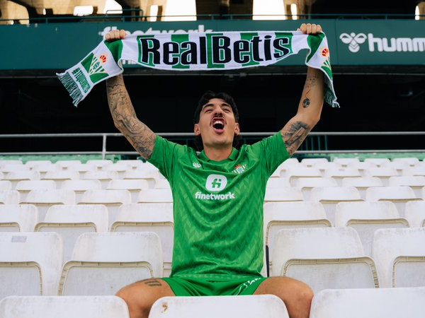 Pulang Kampung, Hector Bellerin Resmi Kembali ke Real Betis