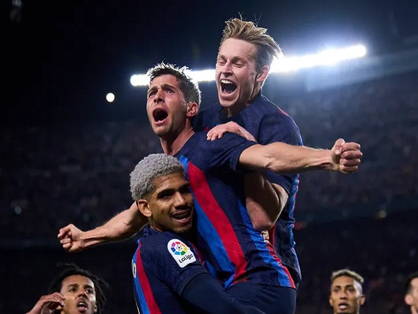 Barcelona Telah Konfirmasi Empat Kapten Tim, Roberto hingga De Jong