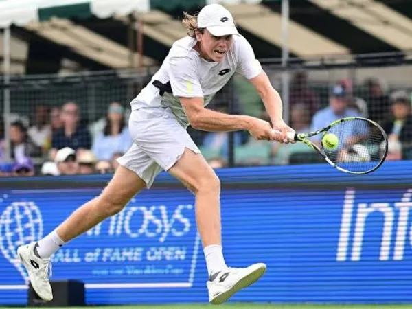 Jatuhkan John Isner, Alex Michelsen Tembus Final Pertama Di Newport