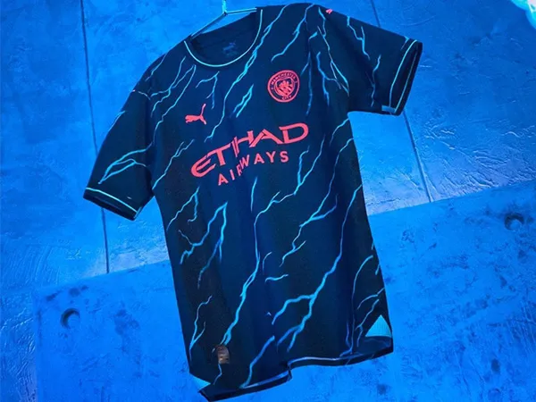 Jersey ketiga Manchester City.
