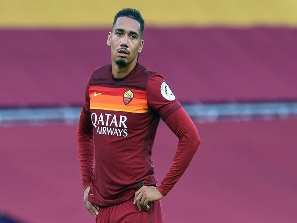 Sambut Skuad Baru Roma, Chris Smalling: Mereka Terlihat Nyaman
