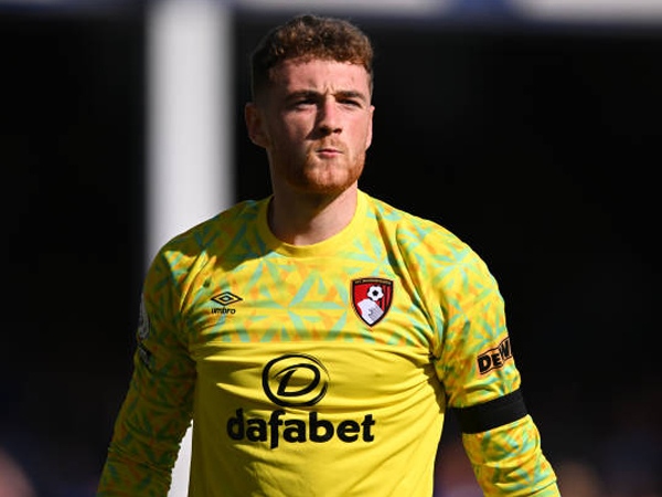 Bournemouth Resmi Pinjamkan Mark Travers ke Stoke City