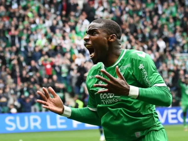 Frankfurt Capai Kesepakatan Lisan dengan Niels Nkounkou dari St. Etienne