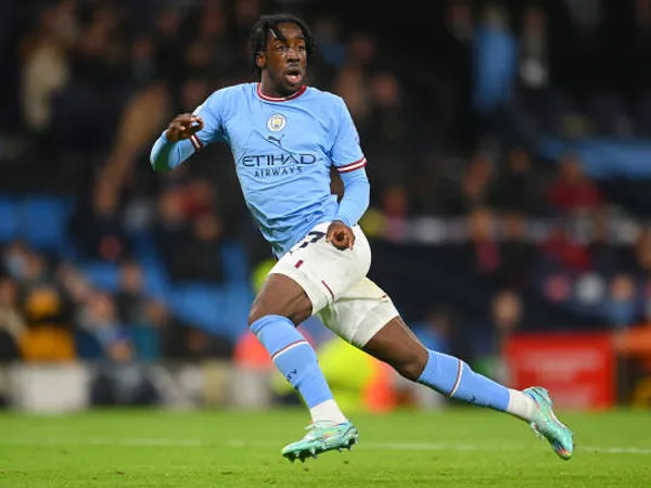 Reims Berhasil Pinjam Josh Wilson-Esbrand dari Manchester City